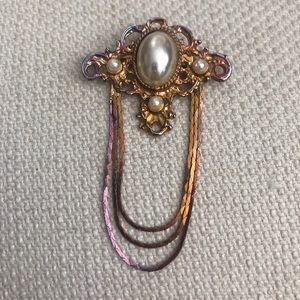 Vintage gold color, faux pearl brooch